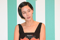 [포토] '프라다 트로피코' 김나영, 눈길 가는 미소