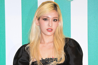 [포토] 전소미, 감춰도 안 가려지는 미모