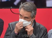 [포토] 안철수 개소식 참석한 이창희 전 진주시장