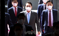 [포토] 국회 들어서는 윤석열 대통령