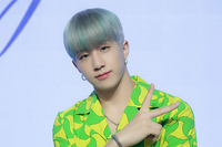 [포토] 아스트로 진진 "정규3집, 오후 6시에 공개됩니다"