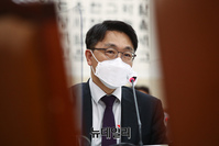 [포토] 답변하는 김진욱 고위공직자 범죄수사처장