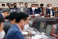 [포토] 국회 출석한 박진 외교부 장관