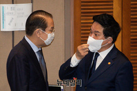 [포토] 대화 나누는 권영세·원희룡