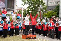 [포토] 김태우 강서구청장 후보와 손잡은 오세훈 서울시장 후보