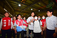 [포토] 서대문구 인왕시장 찾은 오세훈·이성헌