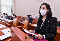 [포토] 제안설명 하는 김현숙 여성가족부 장관