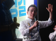 [포토] 강남역서 지지호소하는 정순균 강남구청장 후보