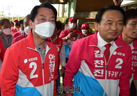 [포토] 김찬진 인천동구청장 후보 지원 나선 안철수