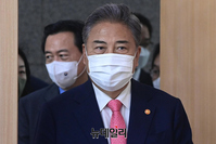 [포토] 한미정상회담 결과 발표 향하는 박진 외교장관