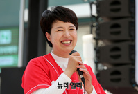[포토] 의정부서 지지호소 하는 김은혜 경기도지사 후보