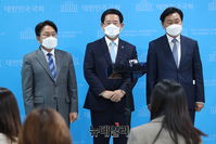 [포토] 기자들의 질문에 답하는 강기정·김영록·김관영