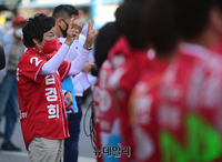 [포토] 지지호소하는 김경희 이천시장 후보