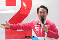 [포토] 지방선거 마지막 주말 총력전...지지호소하는 최호 평택시장 후보