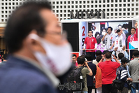 [포토] 지방선거 이틀 앞둔 평일...출근길 인사하는 오세훈 후보