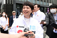 [포토] 6·1지방선거 D-2...출근길 유세 마친 김은혜 후보