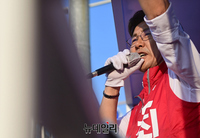 [포토] 퇴계사거리서 피날레 유세하는 최성현 춘천시장 후보