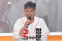 [포토] 오세훈 후보 청계광장 마지막 유세, 지지호소하는 정문헌 후보