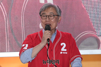 [포토] 청계광장 마지막 유세, 오세훈 지지호소하는 최재형 의원