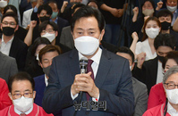 [포토] 출구조사 결과 후 소감 밝히는 오세훈 후보