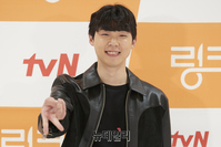 [포토] 링크 송덕호 "6일 첫 방송합니다"