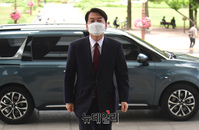 [포토] 차에서 내린 안철수 국민의힘 의원