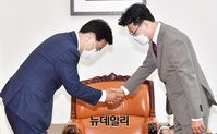 [포토] 회동 갖는 진성준·송언석 여야 원내수석부대표