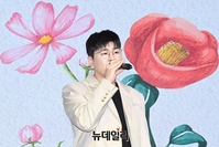 [포토] 새 미니앨범 '사계'로 돌아온 신용재...8일 음원 공개