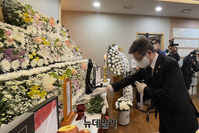 [포토] 송해 빈소, 금관문화훈장 수여하는 박보균 문체부 장관