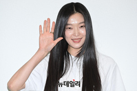 [포토] 김성희, 깜직한 손 인사