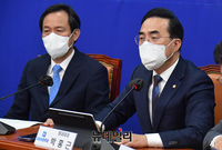 [포토] 비대위 참석한 박홍근 더불어민주당 원내대표