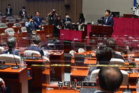 [포토] 의원총회 참석한 이준석 국민의힘 대표