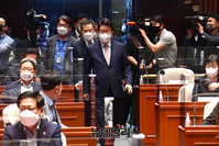 [포토] 입장하는 권성동 국민의힘 원내대표