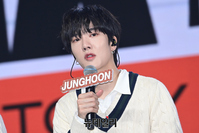 [포토] 오메가엑스 정훈 "음원 오후 6시 공개합니다"