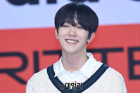 [포토] 오메가엑스 예찬, 매력 넘치는 미소