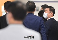 [포토] 공판 출석한 권오수 전 도이치모터스 그룹 회장