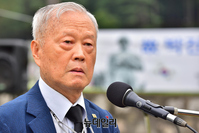[포토] 고 박진경 대령 제74기 추모식 찾은 한광덕 예비역 소장