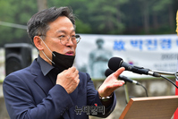 [포토] 추모사하는 박홍균 사무총장