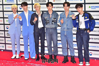 [포토] 위아이, 심장쿵쿵 눈맞춤