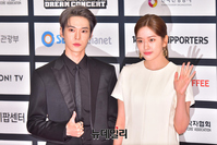 [포토] 도영·유진 "3년 만에 대면으로 드림콘서트 열렸어요"