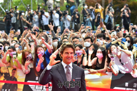 [포토] 레드카펫 오른 톰 크루즈 "한국 사랑해요"