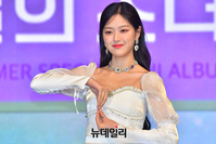 [포토] 이달의소녀 현진, 포즈도 우아하게