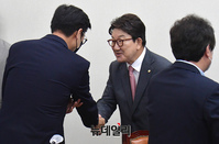 [포토] 입장하는 권성동 국민의힘 원내대표