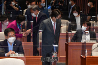 [포토] 입장하는 권성동·박진