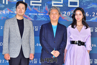 [포토] 박찬욱·박해일·탕웨이 "헤어질결심 기대해주세요"