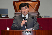 [포토] 가상자산시장 관련 강연하는 윤창현 의원