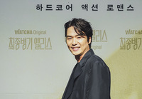 [포토] 배우 김태훈 "왓챠서 만나요"