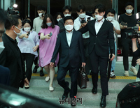 [포토] 경찰청 떠나는 김창룡 경찰청장