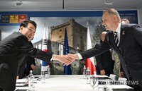 윤 대통령, 폴란드 대통령 만나… 원자력·LNG 운반선 분야 협력 모색키로