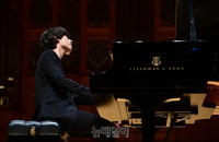 [포토] 반 클라이번 콩쿠르 최연소 우승, 피아니스트 임윤찬 연주